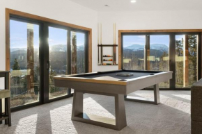3BR+Loft Modern Mountain Retreat w Hot Tub